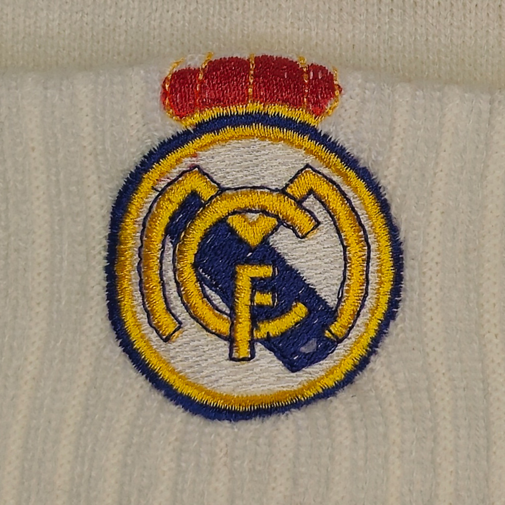 کلاه بافت پوم دار  رئال مادرید