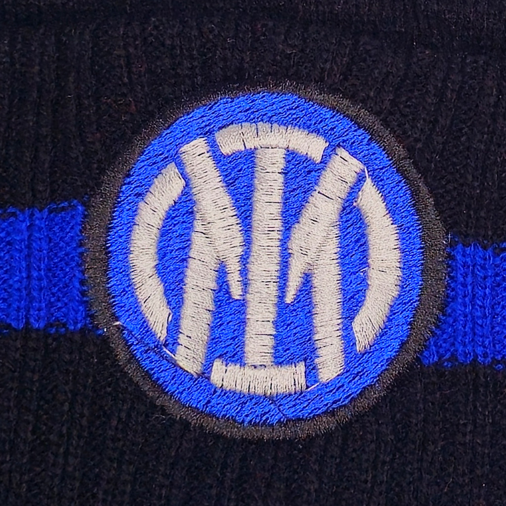 کلاه بافت پوم دار اینتر