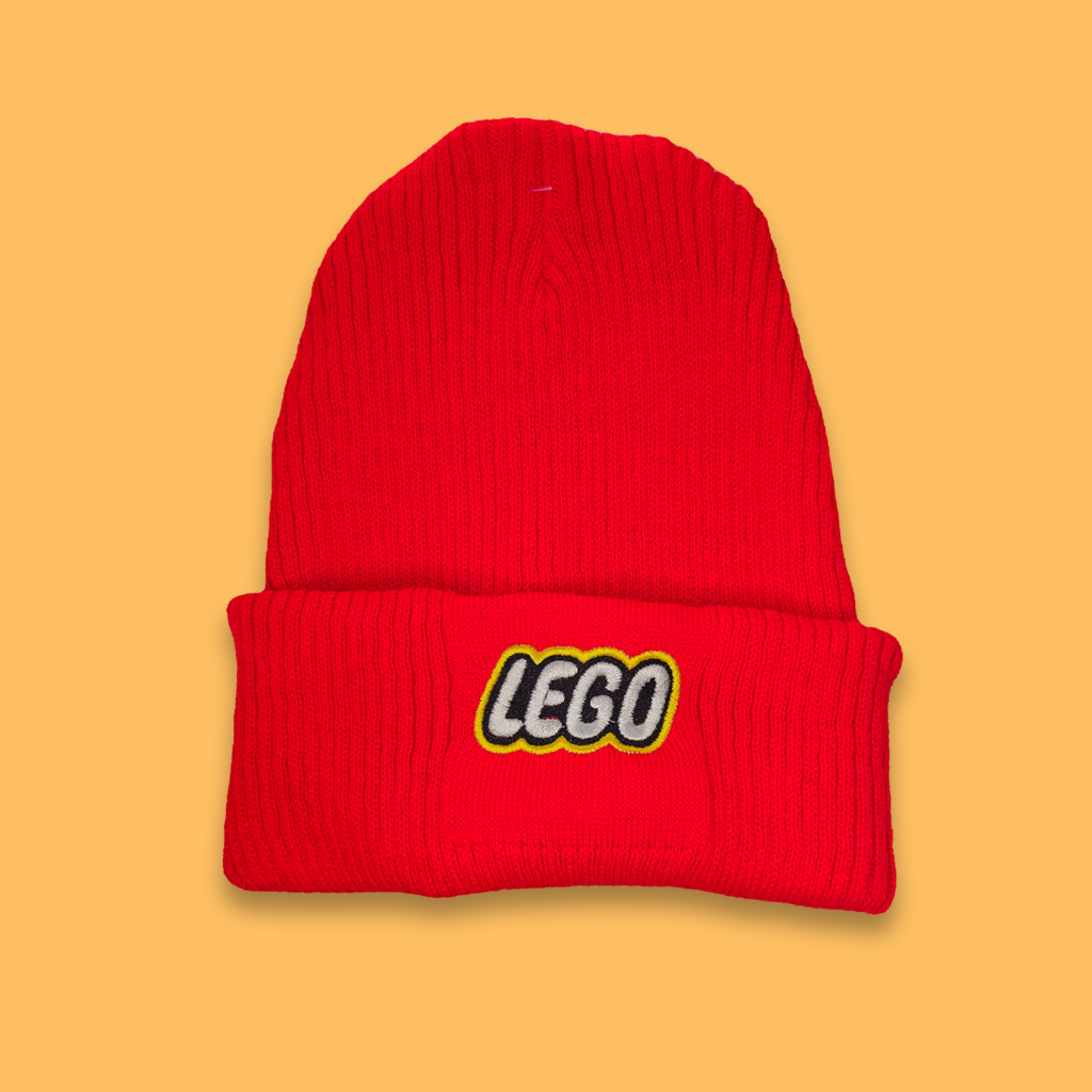 کلاه بافت گلدوزی لگو قرمز