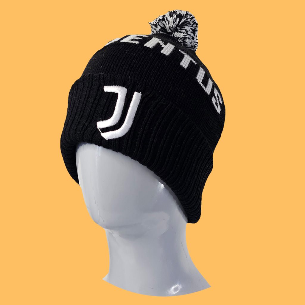 کلاه بافت پوم دار یوونتوس